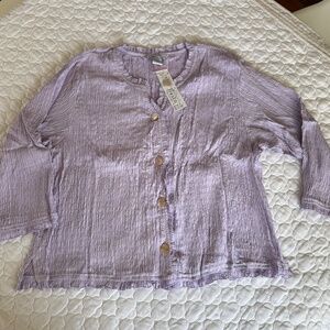 NWT! fresco by Nomadic Traders 4-Button Blouse in Lavender
